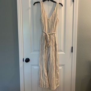 American Eagle Outfitters- Women’s Linen Cropped Pant Romper- Size Small